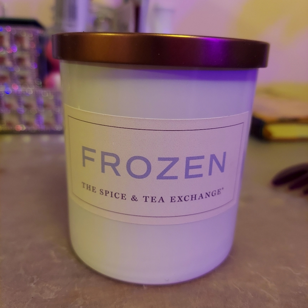 Spice and tea exchange- Frozen candle
